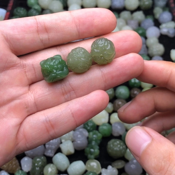 M***༉和田玉未镶嵌颈饰