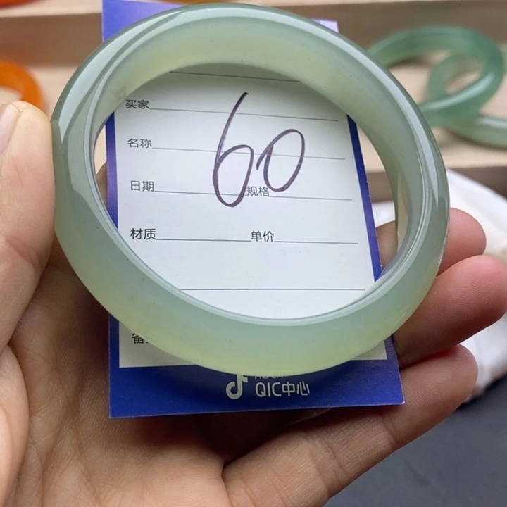 石英质玉未镶嵌手镯