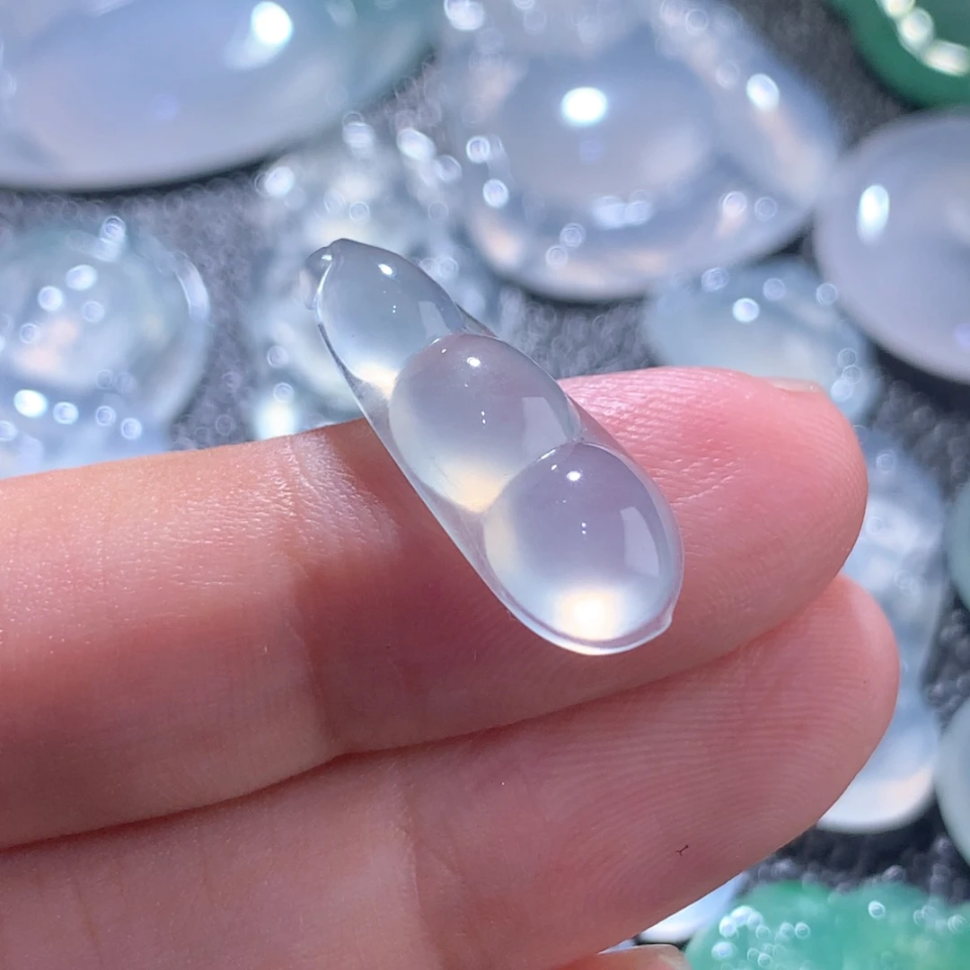 翡翠未镶嵌颈饰缅甸