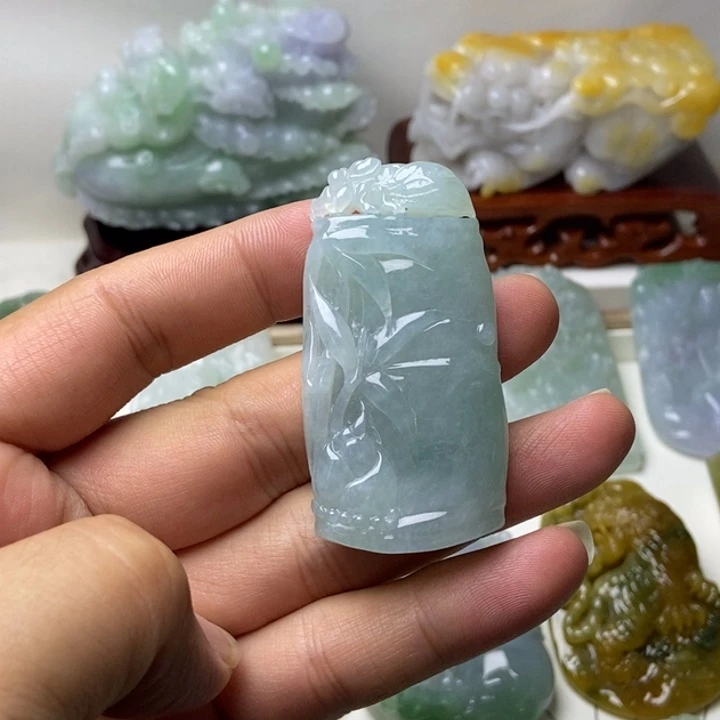 翡翠未镶嵌挂件竹节