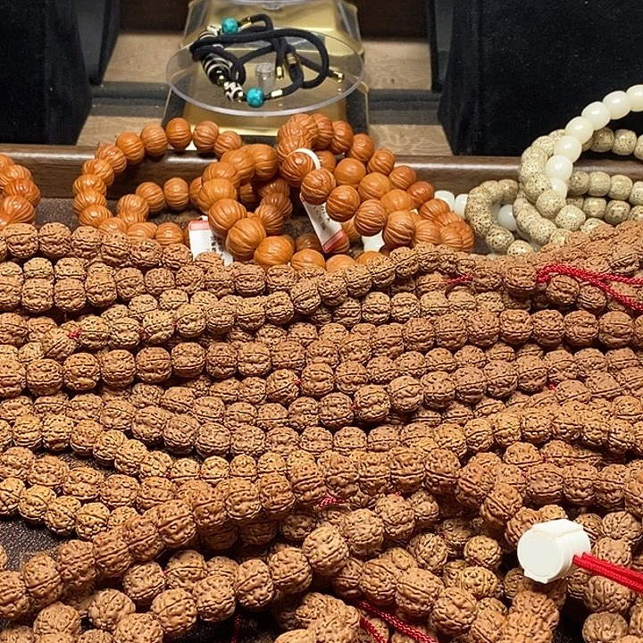 启***瀛吊坠金刚菩提108元皮老树王