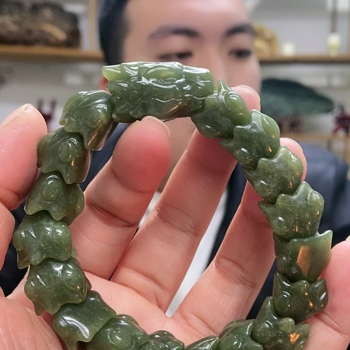 岫岩河磨玉（透闪石质玉）手串龙未镶嵌梦****发