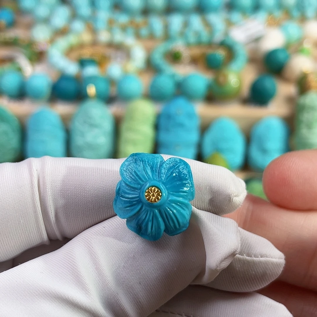 绿松石未镶嵌珠宝奇石