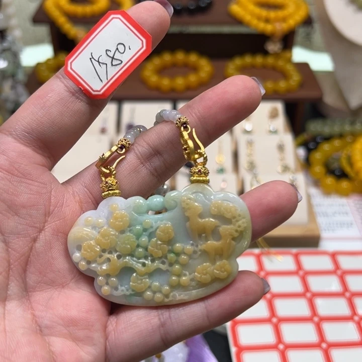 翡翠未镶嵌颈饰1580