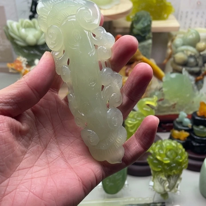 蛇纹石玉未镶嵌四大名玉手把