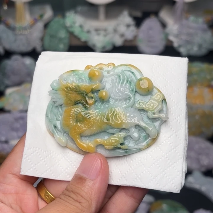 翡翠未镶嵌颈饰吊坠