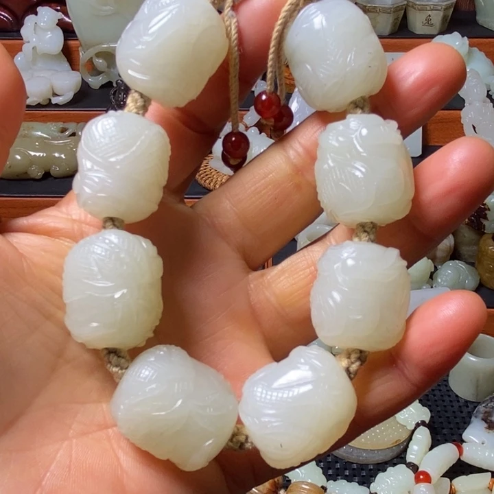 狼***了和田玉未镶嵌挂件