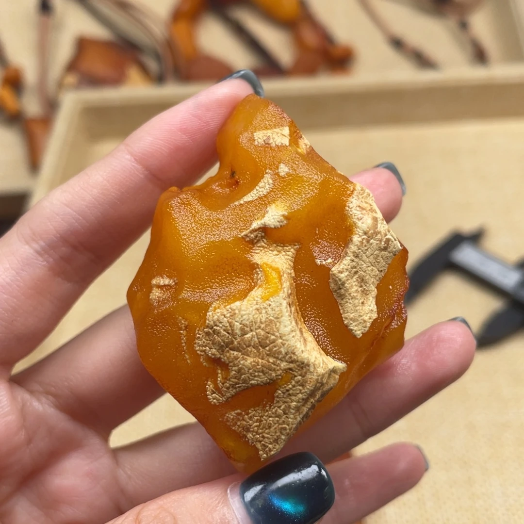 琥珀未镶嵌珠宝奇石
