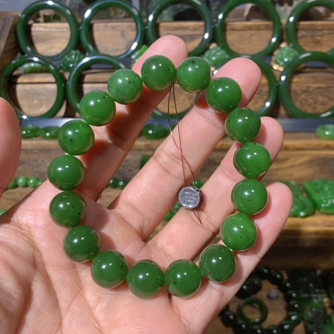 【闪购商品】吊坠(不含链)未镶嵌和田玉有纹的俄料辣绿手串 12