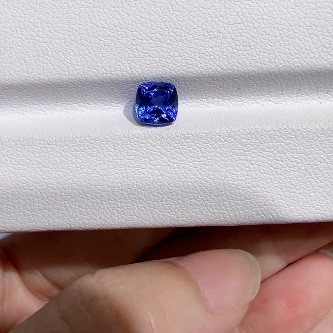 坦桑石未镶嵌珠宝半成品1.64ct3A➕