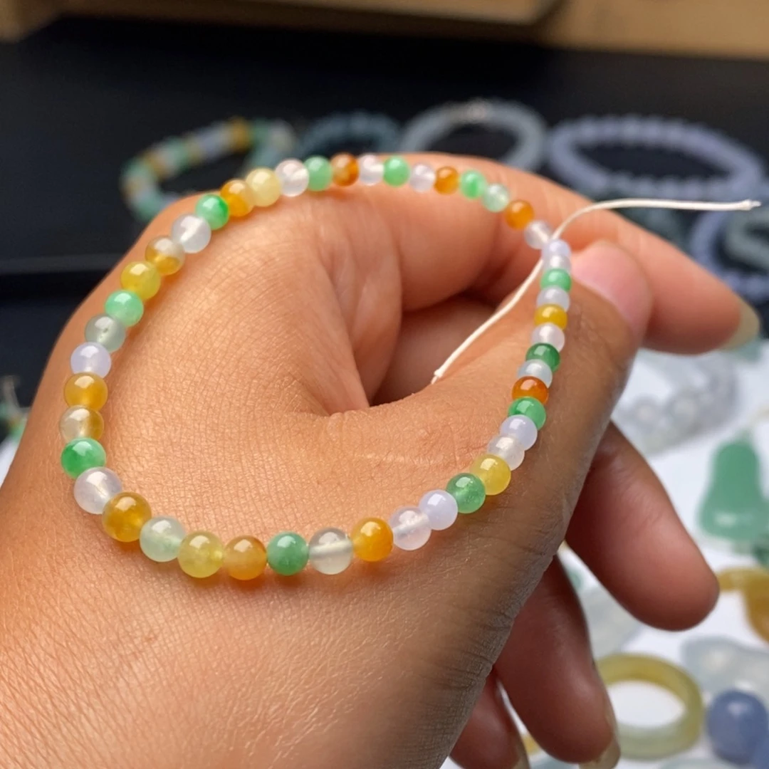 定制翡翠未镶嵌贝****?翡翠