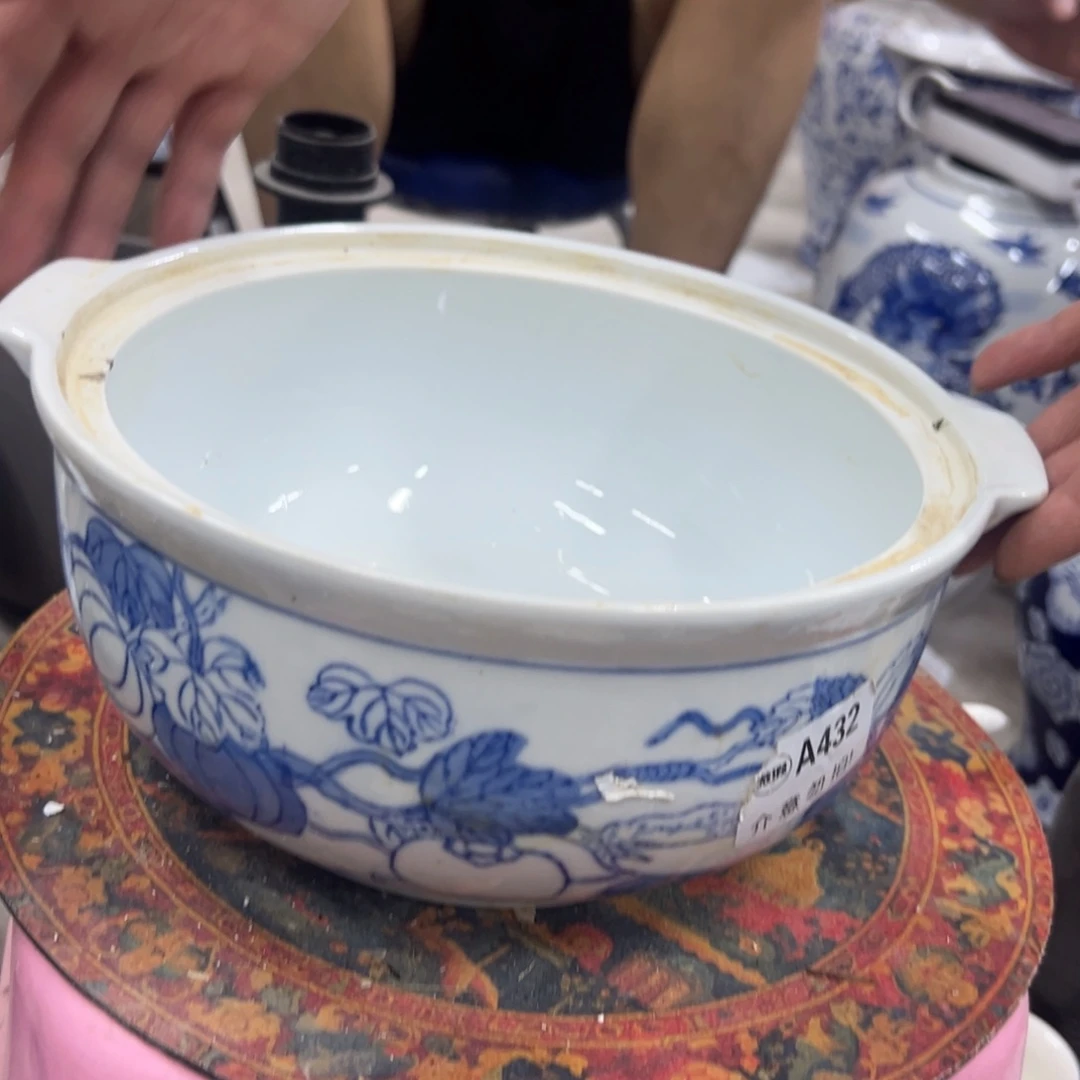 微瑕青花瓷器值得厚爱