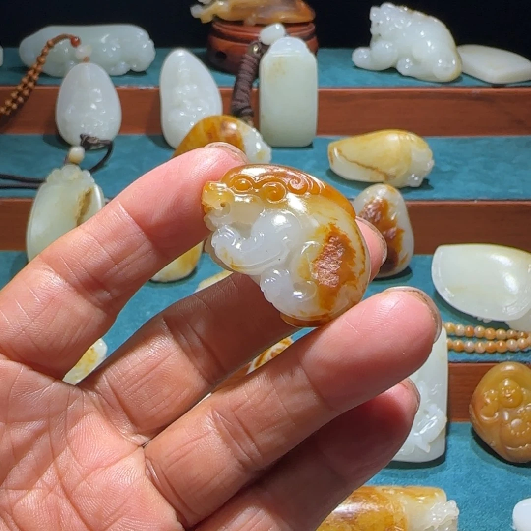 沙***子和田玉未镶嵌颈饰