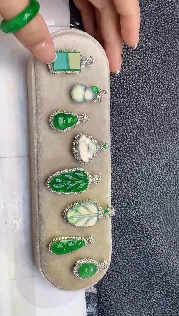 【云中意彩虹盘】18K金镶嵌翡翠吊坠（不含链）多样性发货一件lxy+ohy