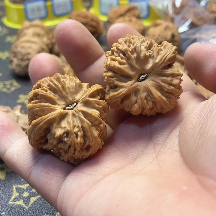 老***闫吊坠文玩核桃南疆