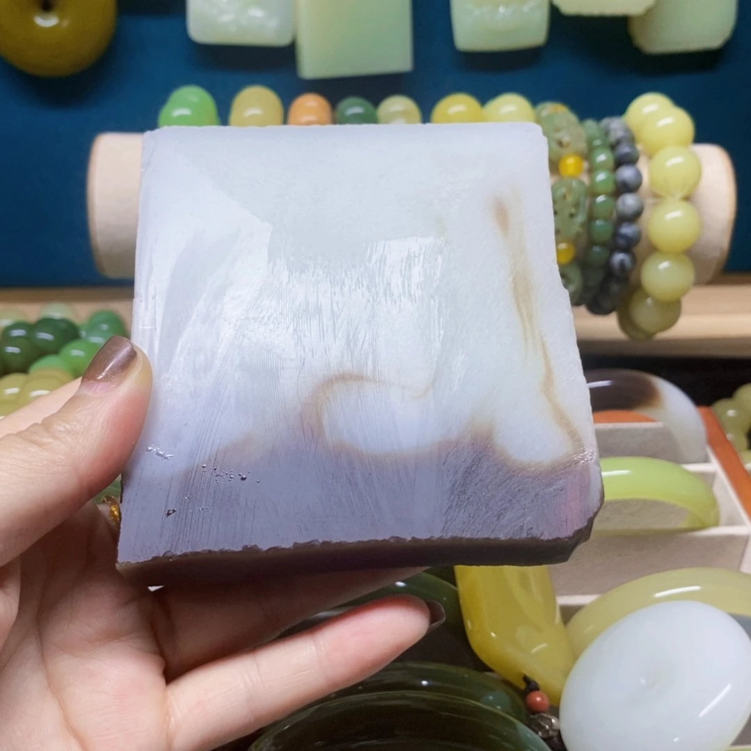 和田玉（糖玉）未镶嵌摆件
