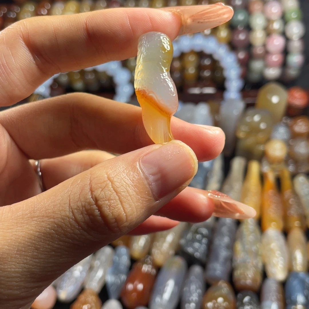 玛瑙/玉髓未镶嵌珠宝奇石