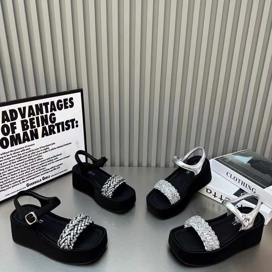 779夏季新款厚底增高凉鞋女外穿水钻配裙子小个子百搭沙滩凉鞋潮