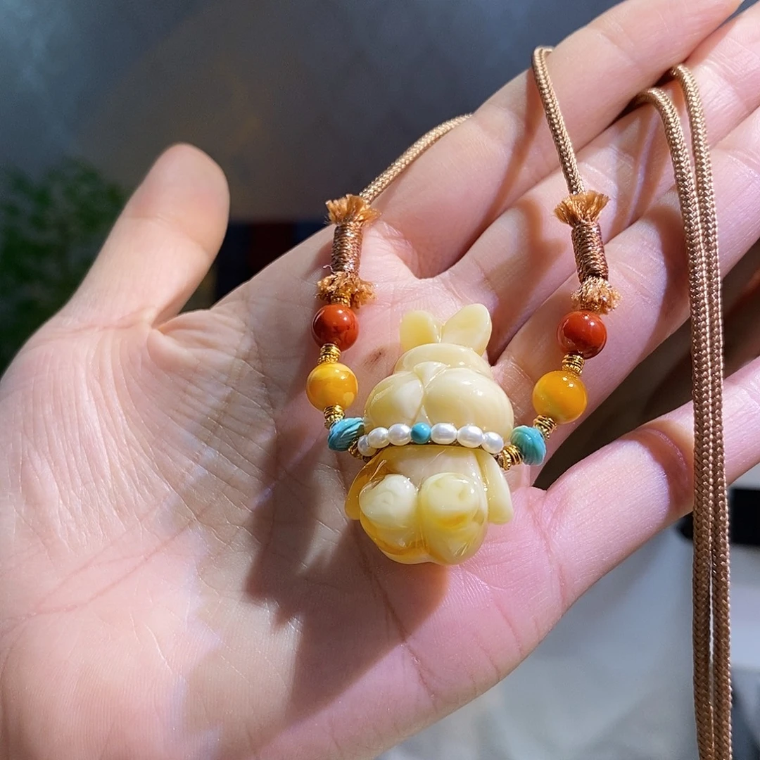 琥珀未镶嵌裸石琥珀