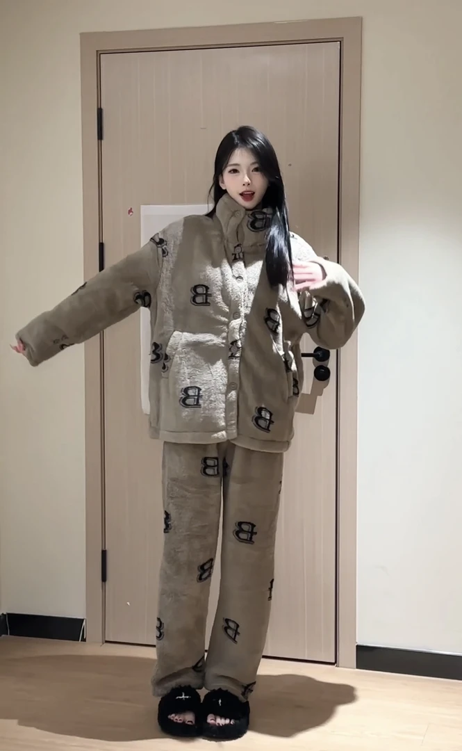 韩版高级感字母加厚加绒保暖珊瑚绒睡衣女秋冬新款家居套装-9C889