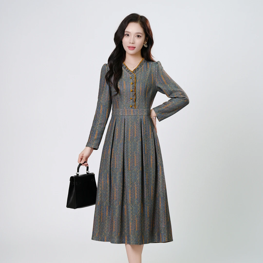 2025秋季修身气质显瘦精致时尚大气新款减龄洋气长袖中长款连衣裙