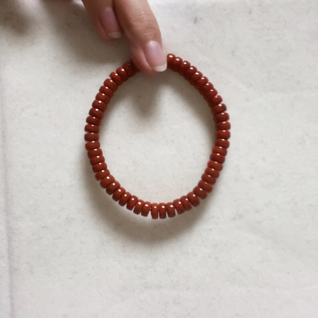南红玛瑙手串未镶嵌简单