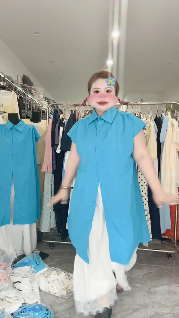 美奈美衣泡菜国小姐姐穿搭蓝色衬衫上衣➕拼蕾丝阔腿裤叠穿穿搭