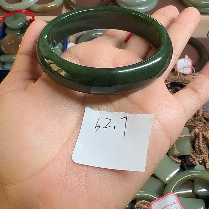 未镶嵌手镯和田玉（糖玉）