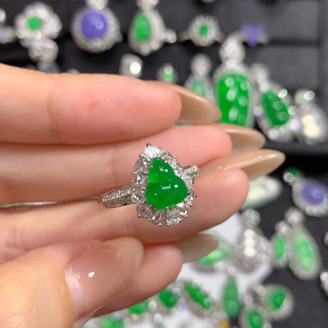 翡翠18K金镶嵌吊坠(赠链)阳绿饱满葫芦戒指