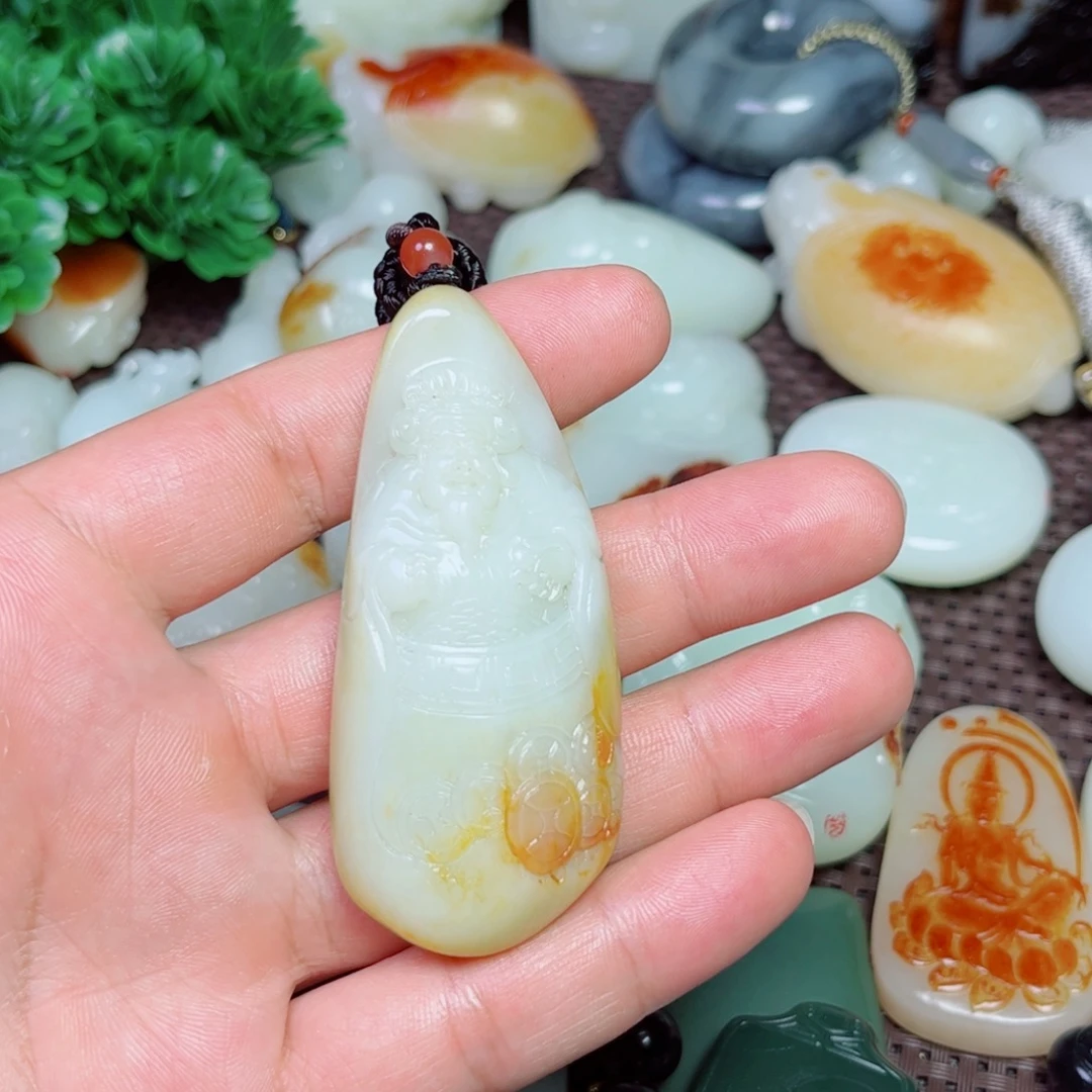 和田玉（糖玉）未镶嵌颈饰
