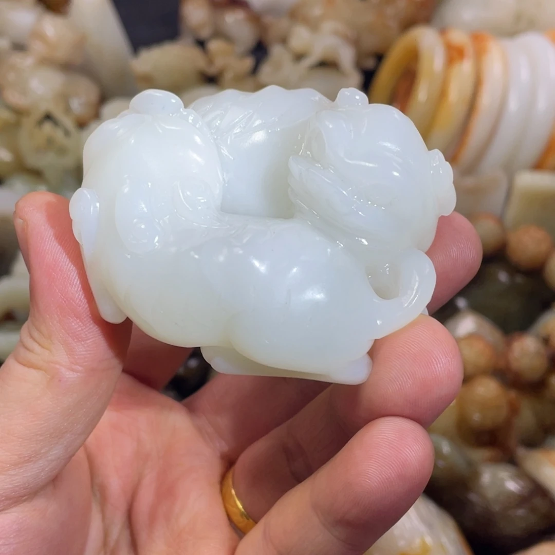 和田玉未镶嵌把件