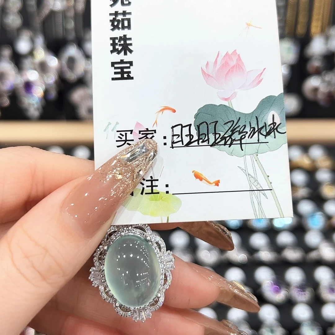 蛇纹石玉颈饰合金吊坠