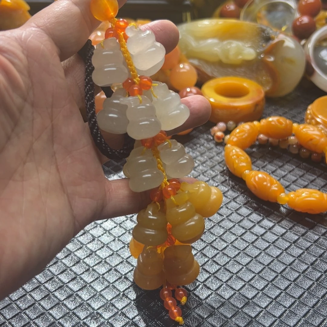 石英质玉未镶嵌颈饰