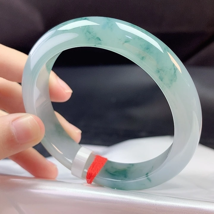 翡翠未镶嵌手镯56圈