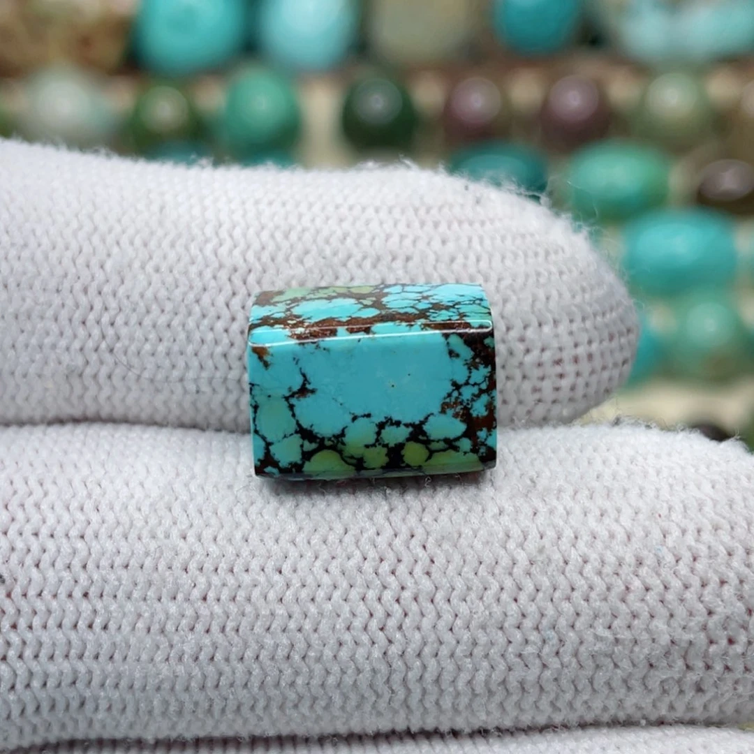 未镶嵌绿松石颈饰