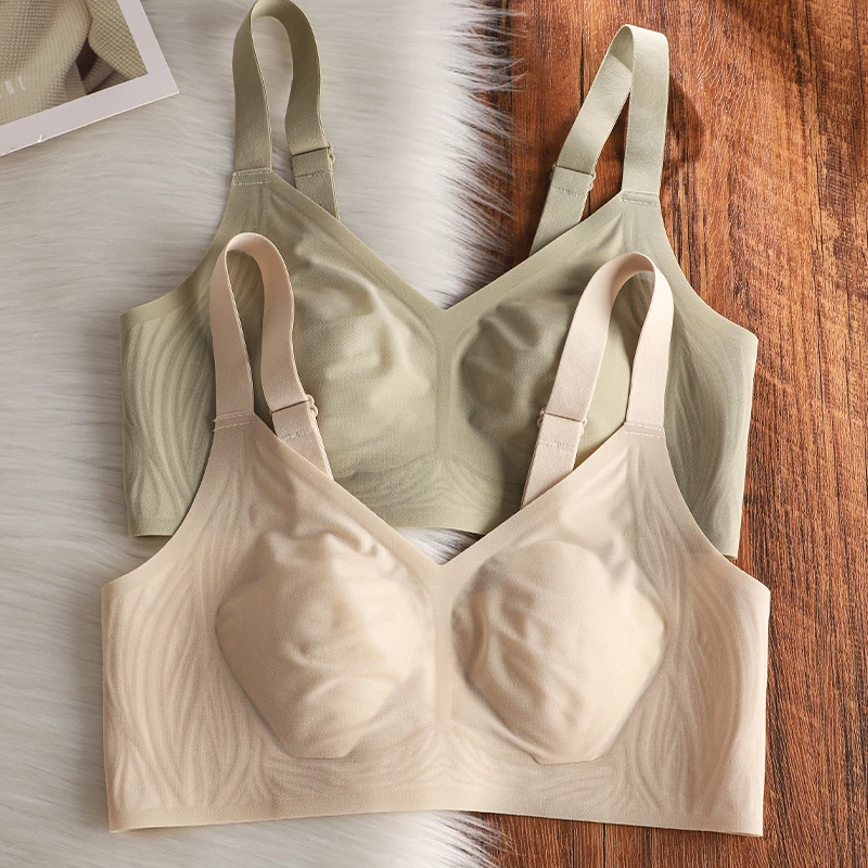 夏季凉感无痕内衣女大胸显小薄款透气收副乳防下垂无钢圈文胸罩