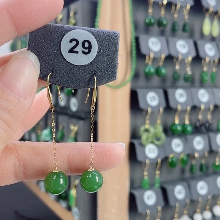 18K金镶嵌和田玉耳饰