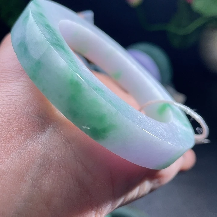 定制翡翠未镶嵌翡翠手镯