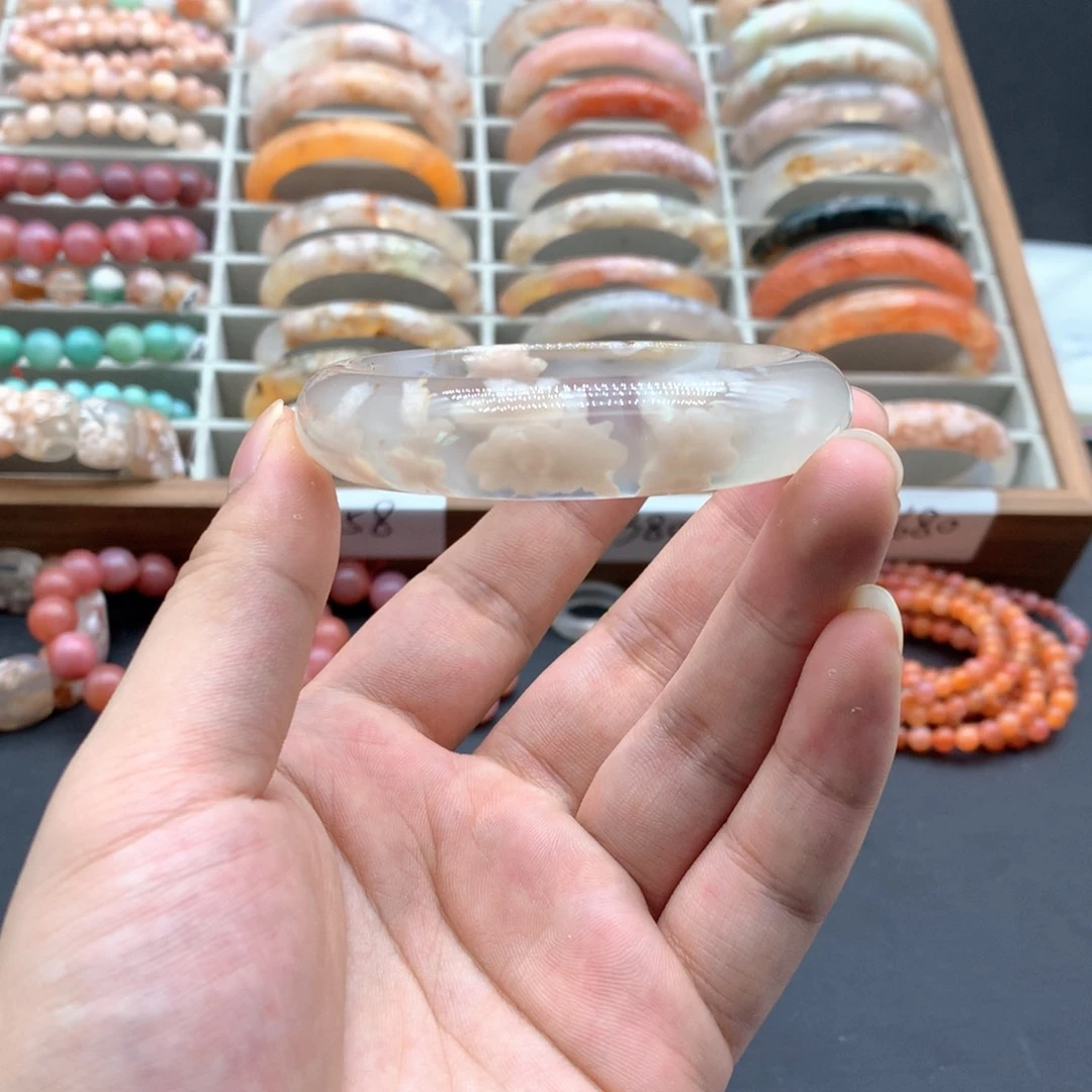 【闪购商品】玛瑙/玉髓手镯未镶嵌芝****?