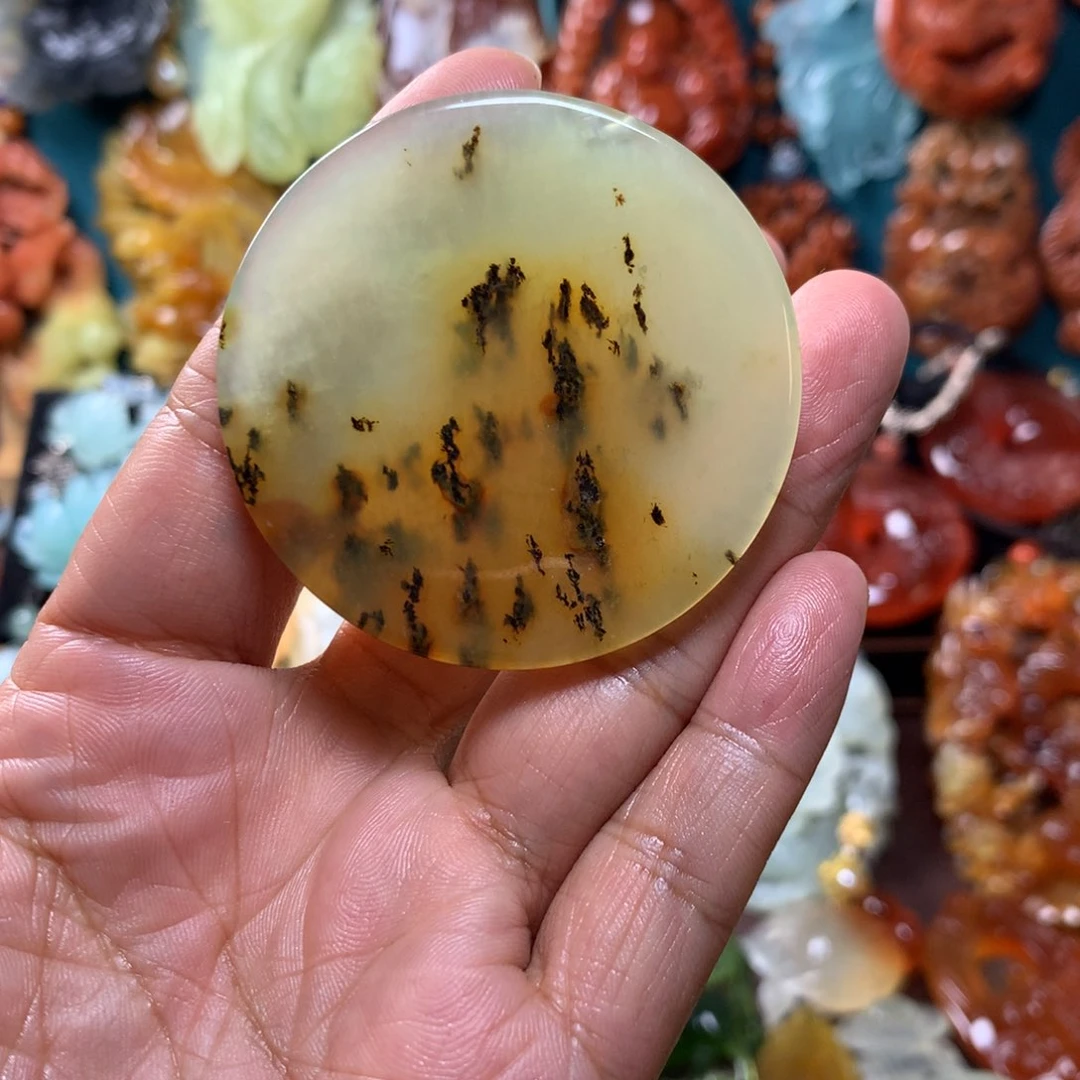 蛇纹石玉挂坠未镶嵌