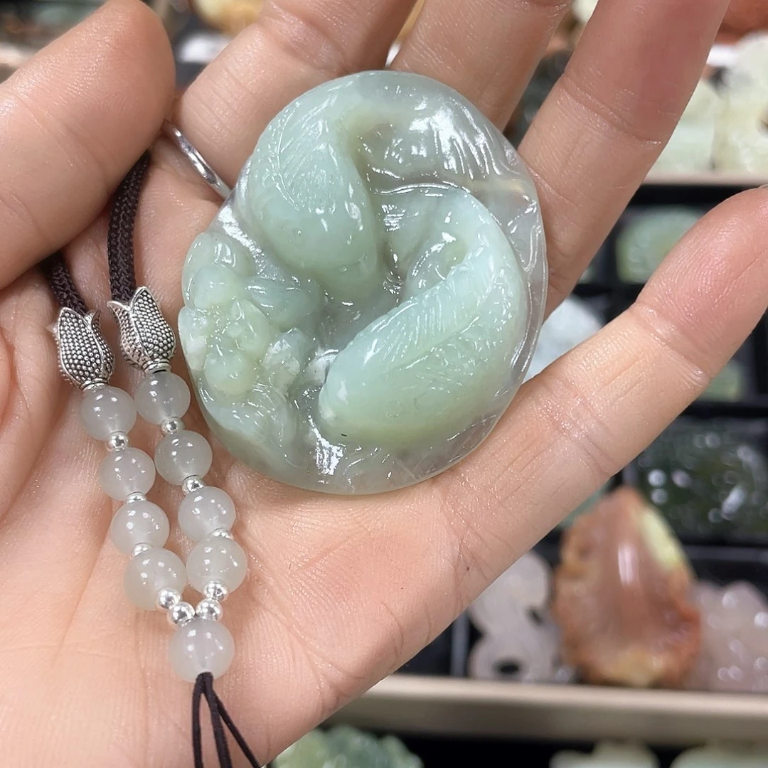 蛇纹石玉颈饰未镶嵌