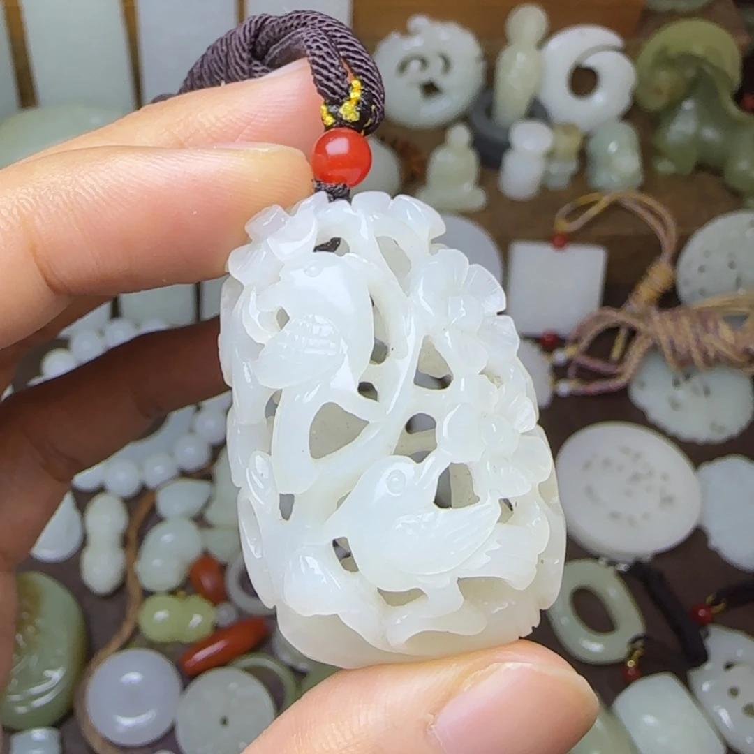 和田玉未镶嵌挂件喜上眉梢