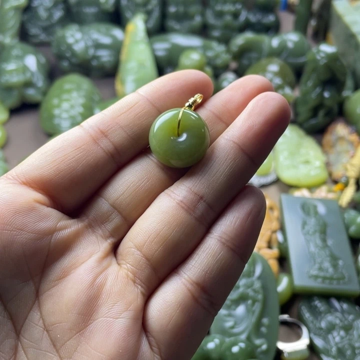 岫岩老玉（透闪石质玉）未镶嵌挂件