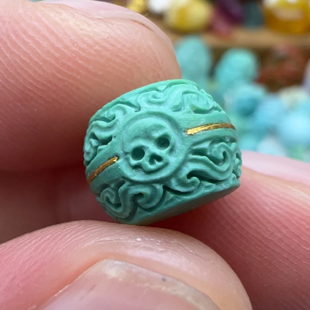 绿松石颈饰未镶嵌