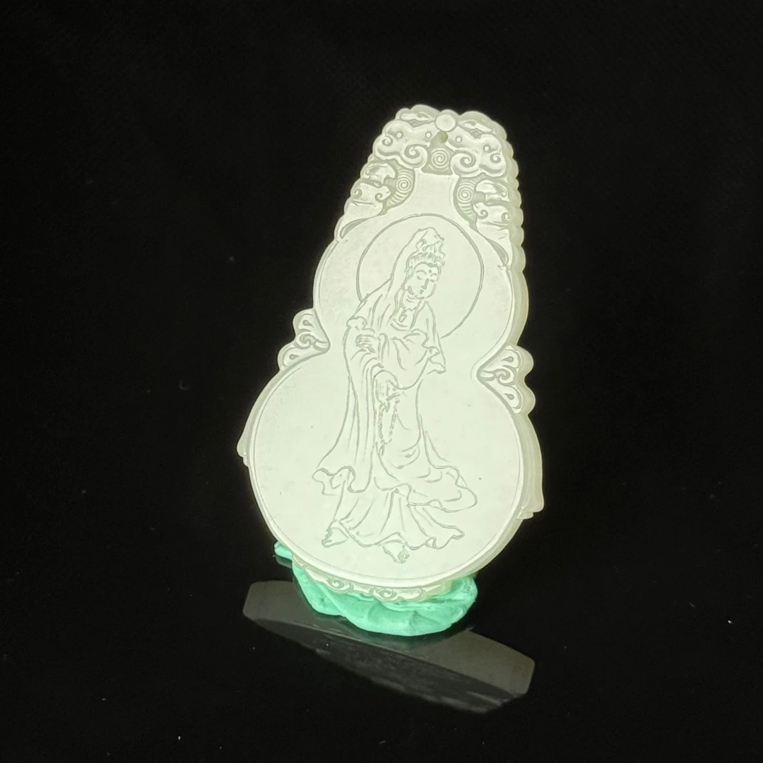 LOT.23/20世纪和田玉观音诗文葫芦牌/374309