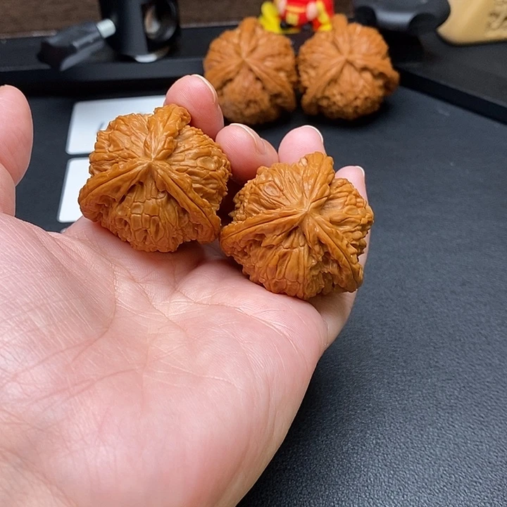 特***Y文玩核桃把件白奔