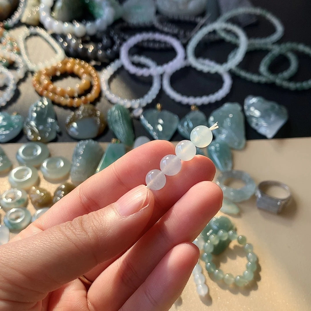 翡翠未镶嵌颈饰珠子