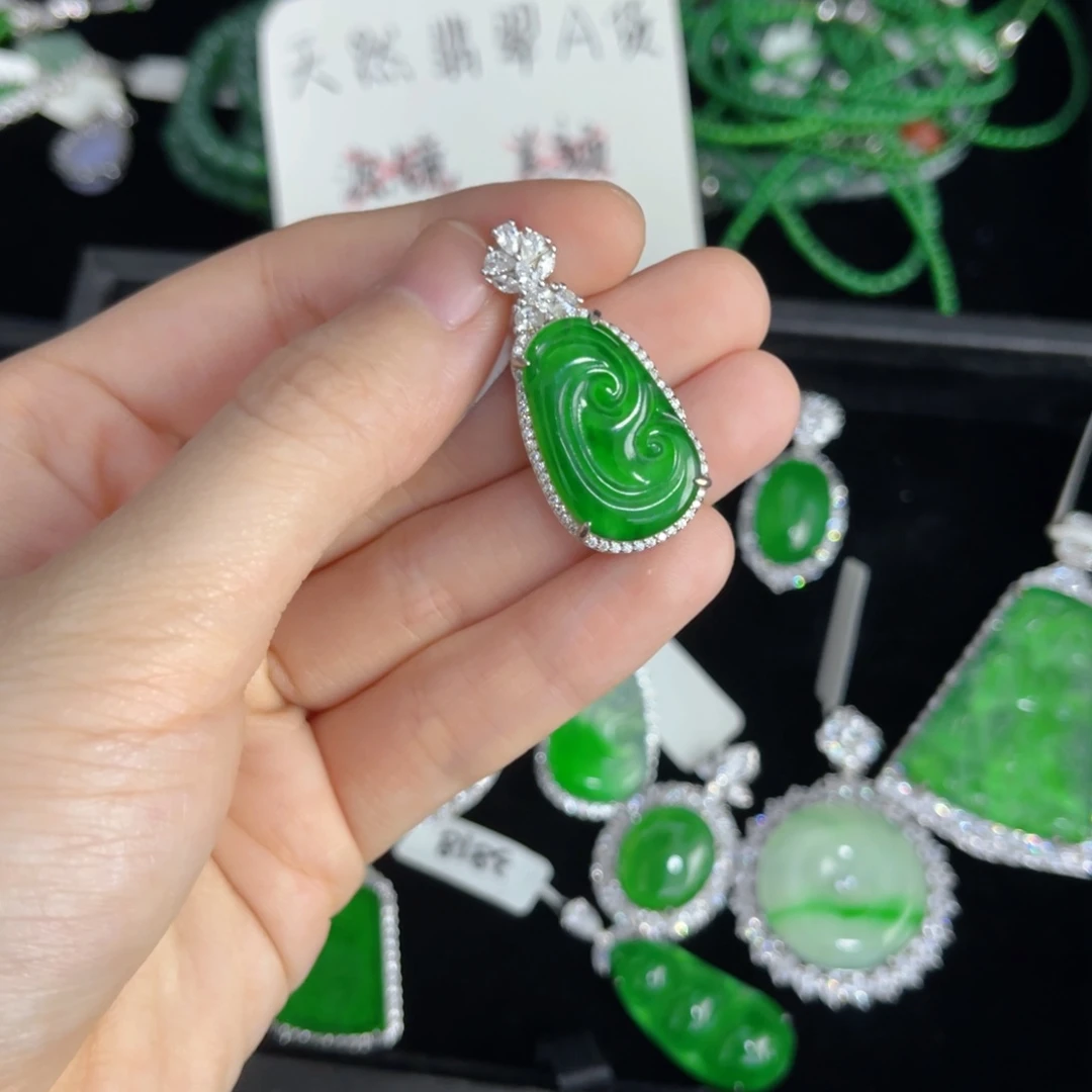 翡翠银S925镶嵌戒指如意吊坠