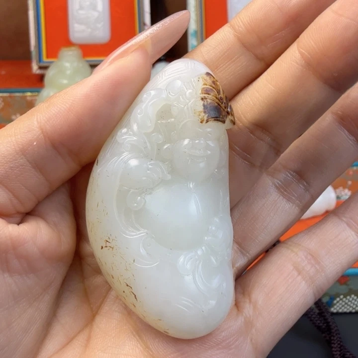 缺***席和田玉未镶嵌颈饰