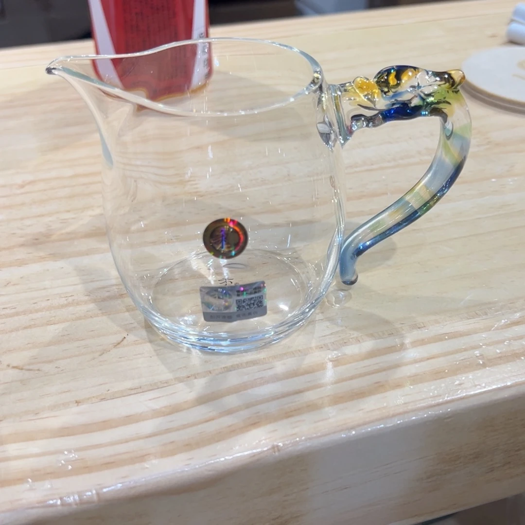 禾器隆宇茶海。